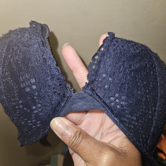 Victoria Secret Bra - Picture 2 of 9